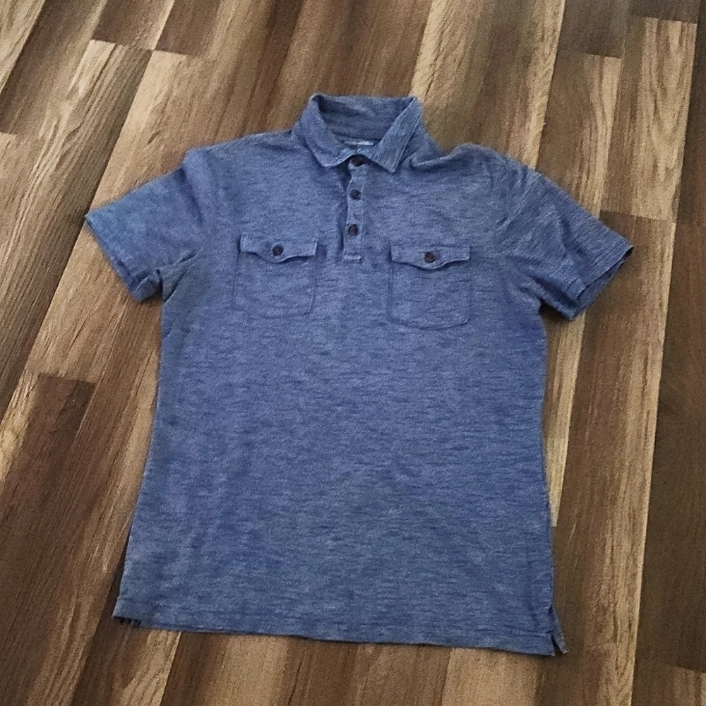 Banana Republic Henley Size Medium Blue Color